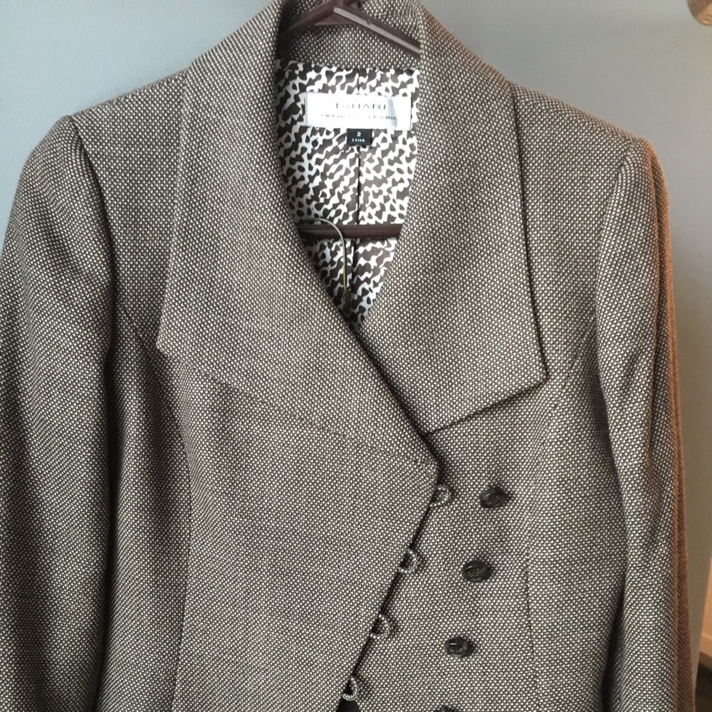 Tahari women’s suit. Size 2